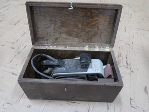 VINTAGE WOOD TOOL BOX  BLACK AND DECKER SANDER