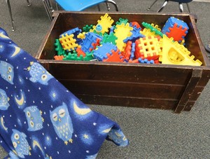 LARGE TRUNK FILLED WITH BUBBLE PUZZLE PEICES