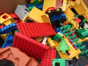 HUGE BOX OF BUILDING TOYSLEGOS AND MORE
