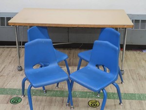 4 SMALL BLUE CHAIRS AND SMALLER WOOD RECTANGULAR TABLE