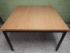 SQUARE TABLE