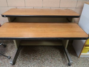 2 TEIR METAL ROLLEY COMPUTER DESK
