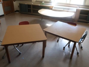 2 SQUARE WOOD TABLES & 4 SMALLER CHAIRS