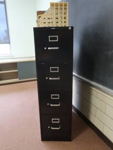 HON 4 DRAWER METAL FILE CABINET