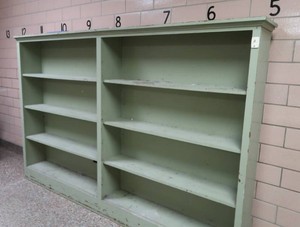 VINTAGE GREEN SHELF