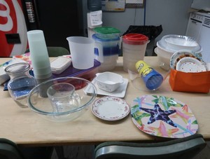 LARGE PLASTIC &KITCHEN WARE LOT
