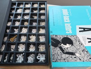 2 BOXS OF POINT BACK LETTERS