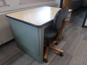 NICE METAL DESK AND COMPUTER CHAIR