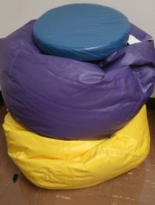 2 BEAN BAG CHAIRS & CIRCLE CUSHION