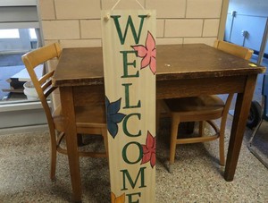 NICE SOLID WOOD TABLE & WELCOME SIGN