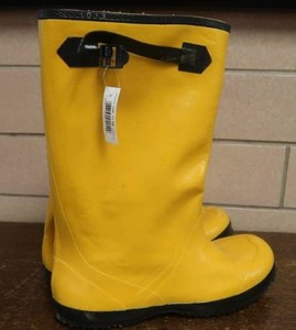HONEYWELL RUBBER BOOTS SZ 12