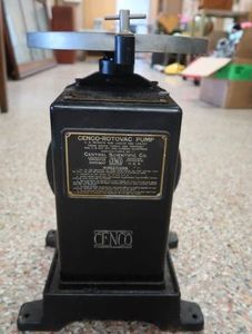 ANTIQUE AMERICAN FAMILY SCALE