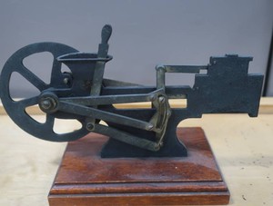 STEAMPUNK ERA PISTON DEMONSTRATION