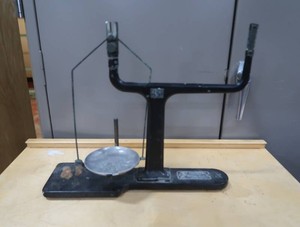 CENCO ANTIQUE TRIPLE BEAM BALANCE
