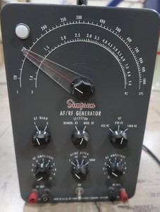 VINTAGE HEATHKIT RF SIGNAL GENERATOR