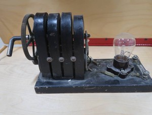 CAST IRON WELCH HAND CRANK GENERATOR