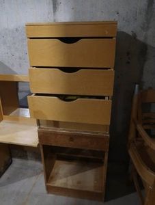 4 DRAWER DRESSERSHELF WITH LEGOS