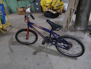 HUFFY CHILDRENS BIKE