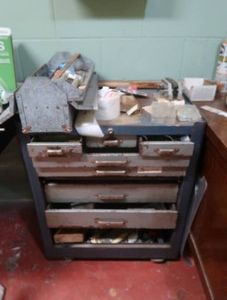 METAL TOOL SHELFCABINET