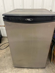 Mini Refrigerator - Danby DAR482BLS Black