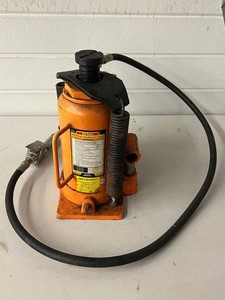 Air Over Hydraulic Jack - Central Hydraulics 20 Ton Item 95553