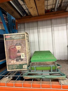 Propane Lantern Combo & Folding Camp Stool - Coleman 5152C744