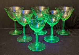 K1 - Vintage Uranium Etched Champagne Glasses (Lot of 6)