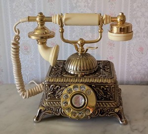 B1 - Vintage Imperial French Style Rotary Dial Phone