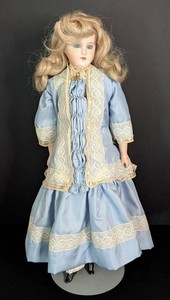B2 - Vintage Mary Yoder 1990 Doll