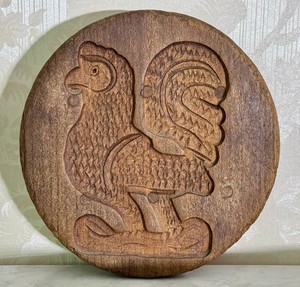 KP - Primitive Wooden Rooster Food Mold