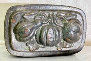 KP - Antique Embossed Fruit Tin