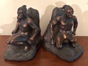 LL2 - Vintage Valdemar Vieth Awaiting the Prey Bookends