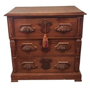 LL2 - Antique Victorian Walnut Chest of Drawers