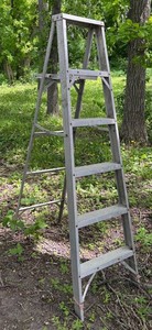 BY - Metal Ladder
