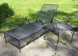BY - Vintage Patio Lounge Chair & Table