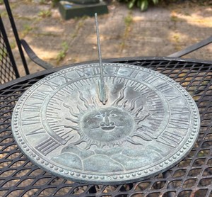 BY - Sun Face Sundial