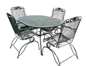 D - Vintage Patio Table & 4 Chairs Set