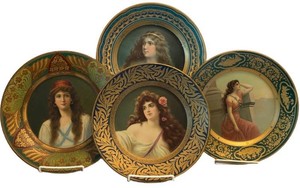 LL1 - Set of Four Antique Early 1900s Tin Lithograph Vienna Art  Dresden Portrait Plates