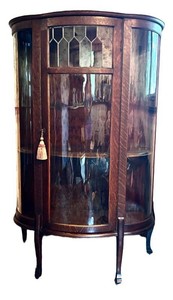 LL1 - Vintage Union Furniture Co. Oak Serpentine Glass China Cabinet