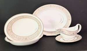 LR - Royal Doulton English Sovereign H4973 Serving Pieces (Lot of 5)