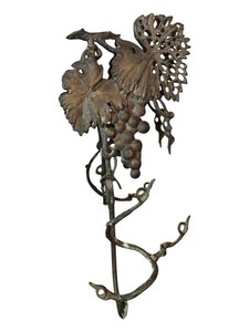 K - Wall Mounted Wine Bottle Holder Vintage Grape Vine Design
