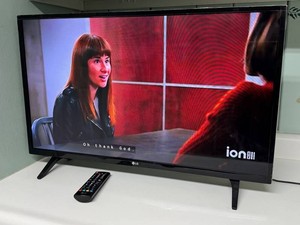 LLW - Flat-Screen Television - LG 32LJ500B LED TV With Remote