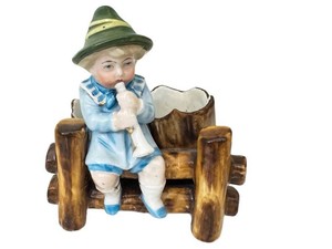 LLW - Antique Match Strike Boy 4202