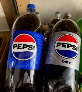 8x 2L Pepsi & Diet Pepsi