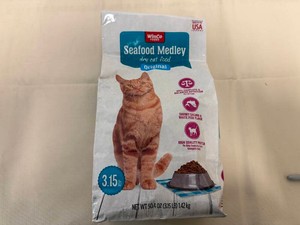 3x 3.5lb Bags Winco Cat Food-Seafood Medley