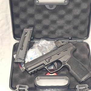 Sig Sauer P322,22LR with Sig Micro Dot, 2 Mags in Case