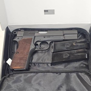 Springfield SA35, 9mm, 3 Mags in Case