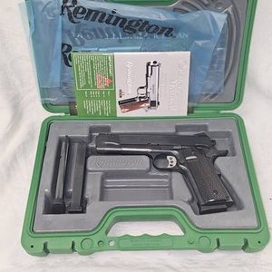 Remington R1 1911, 45ACP, 2 Mags in Case