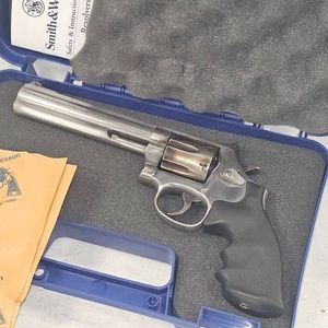 S&W 686, 357 Mag, 6 Stainless, in Case