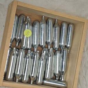 27 full CO2 Catridges for CO2 Pellet Guns